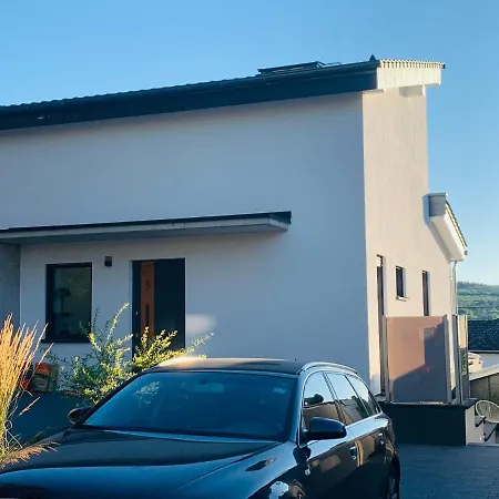 Schickes Mit Direkter Waldrandlage Geisenheim