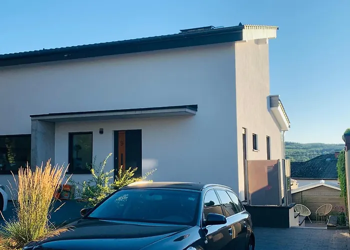 Schickes Mit Direkter Waldrandlage Geisenheim