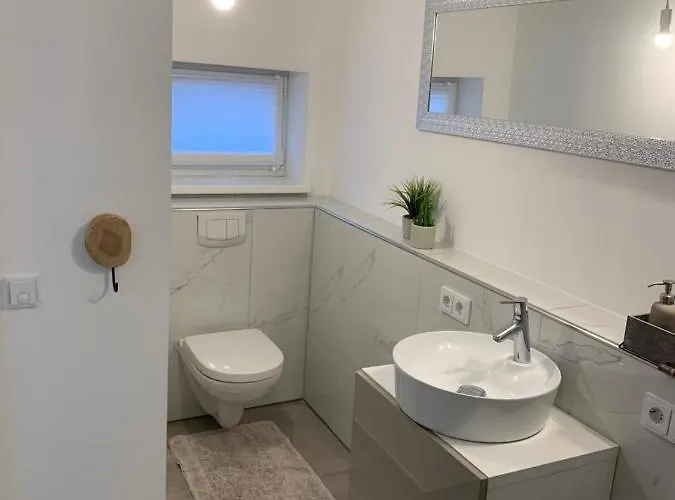 Schickes Mit Direkter Waldrandlage